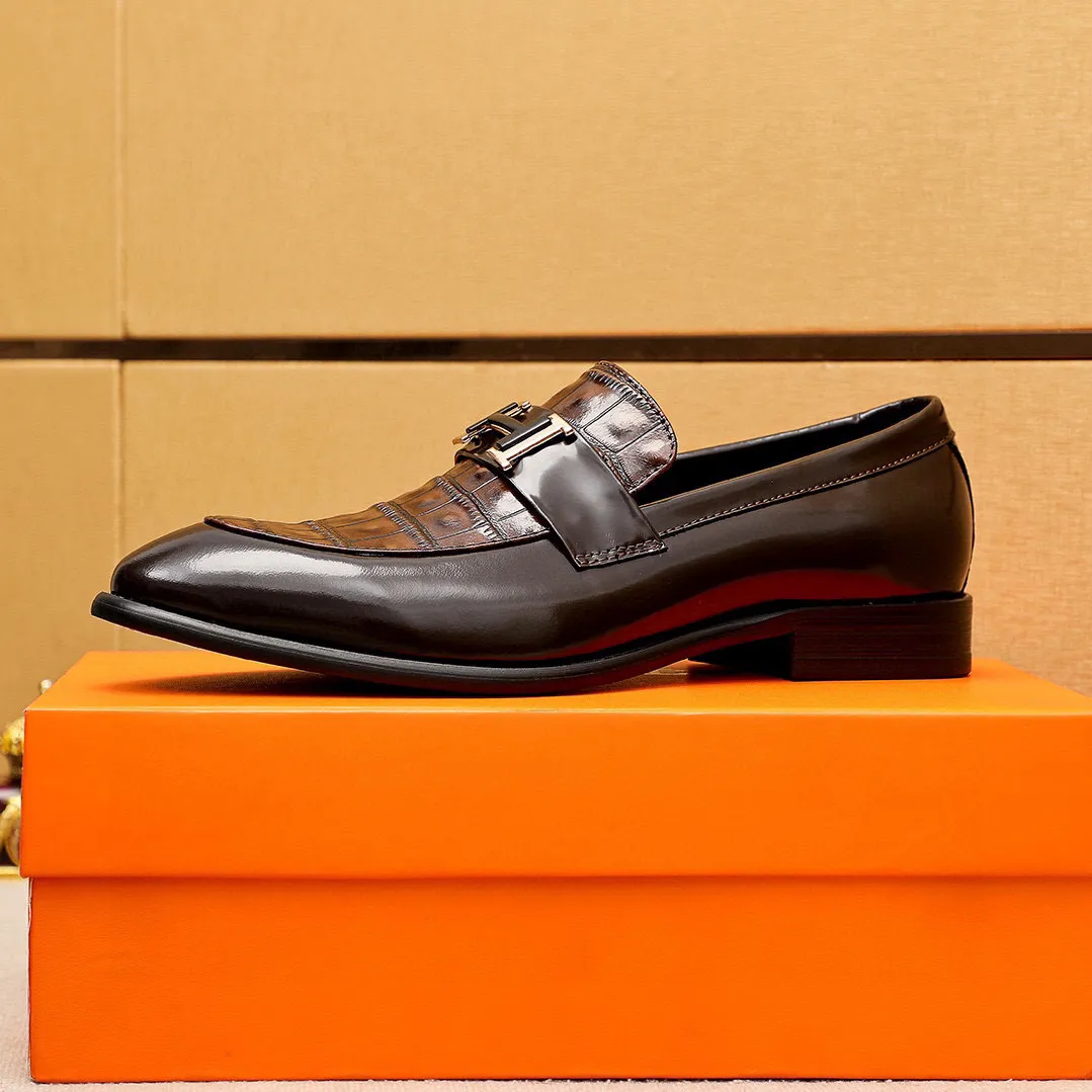 Men's shoes 💰460 💐 Product trademark: HERMES "Hermès" casual leather shoes Regular size: 39-44 (38.45.46🉑️Customized) Product materials: Selected imported first-layer calfskin embossed upper + classic hardware buckle, imported water-dyed 🐂 cowhide lining. Strong three-dimensional visual effect, combined outsole Color: 2⃣️colors available
